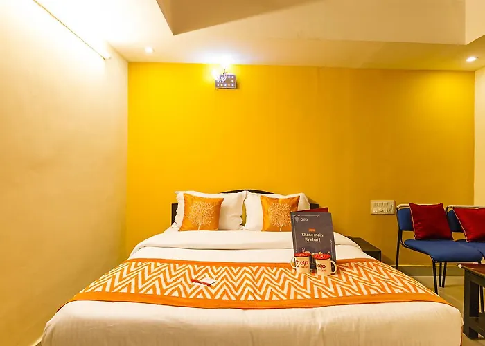 Hotel Blue Moon By Sky Stays